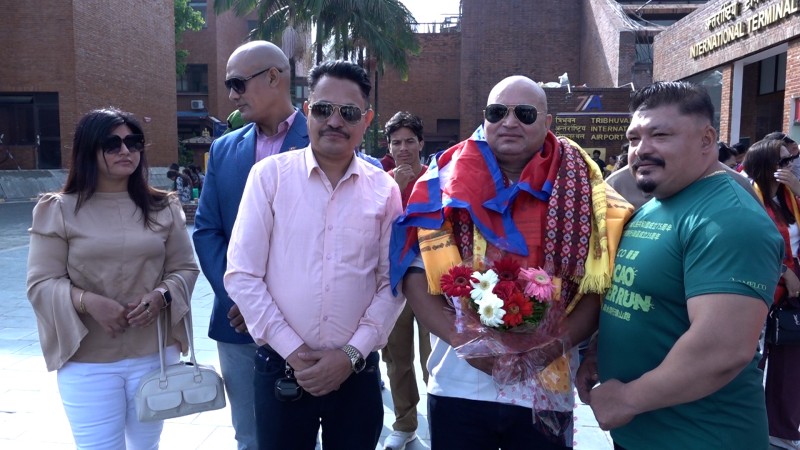  धर्मश्री विजेता गिरी नेपालको नेतृत्व गर्दै लण्डन प्रस्थान (भिडियो)