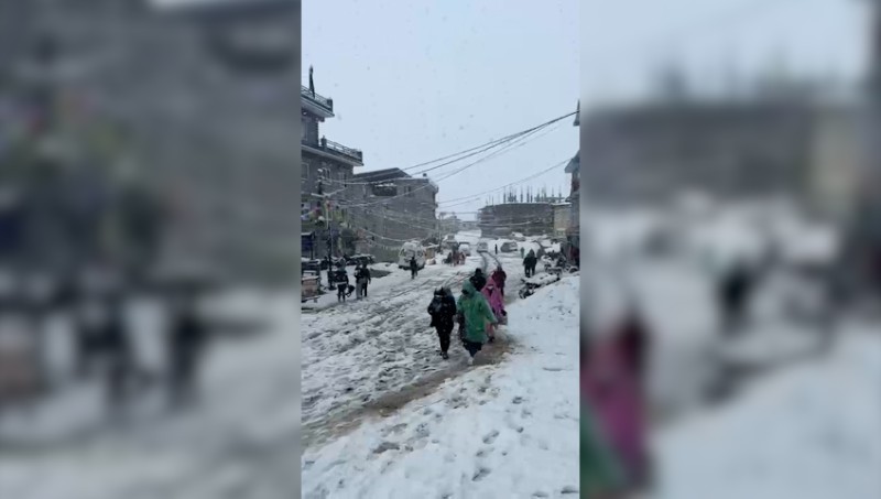 मुस्ताङमा भारी हिमपात भएपछि जनजिवन प्रभावित