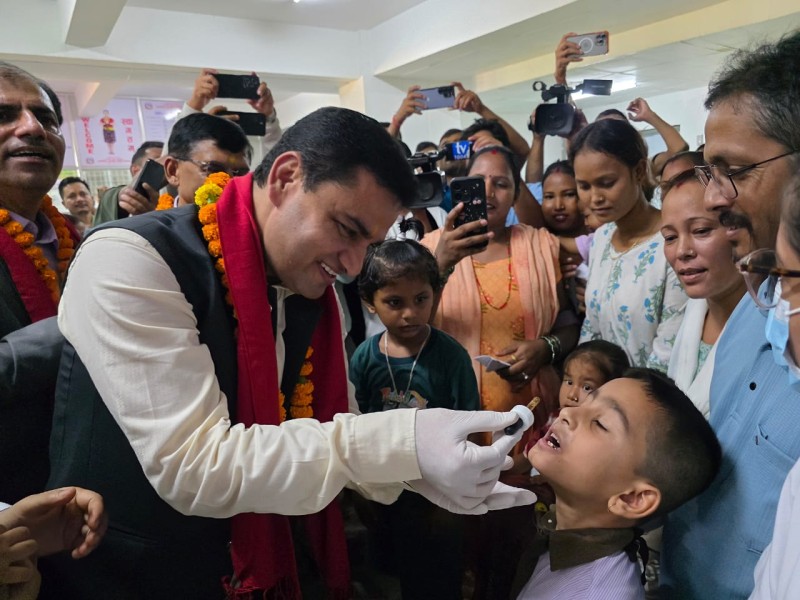 बालबालिकाको प्रतिरक्षा क्षमता बढाउन ‘स्वर्ण प्राशन’को शुभारम्भ