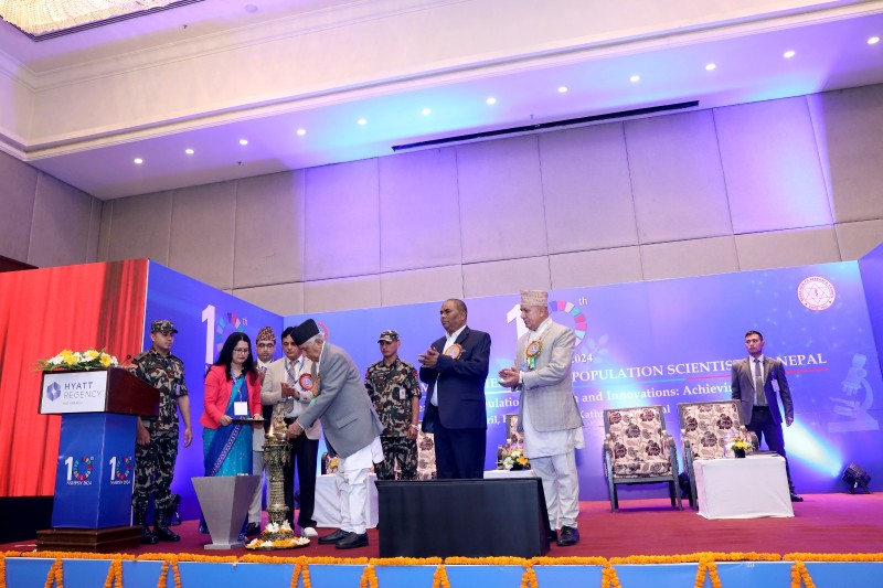 सबै नागरिकको पहुँचमा स्वास्थ्य सेवा पुर्याउन सरकार गंभीर होस् : राष्ट्रपति 