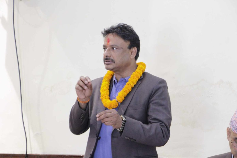 इलाम २ मा कांग्रेसलाई पहिले भन्दा सहज छ, चुनाव जित्छु : डम्बर खड्का