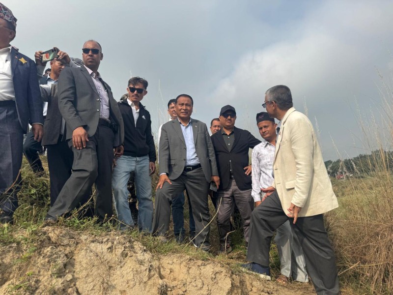 १४ वर्षदेखि अलपत्र पारिएको कन्काई पुलको निरीक्षणमा पुगे कुलमान