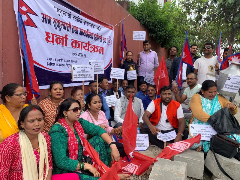 खानेपानी नदिएको भन्दै केयुकल कार्यालयमा लगाईयो ताला