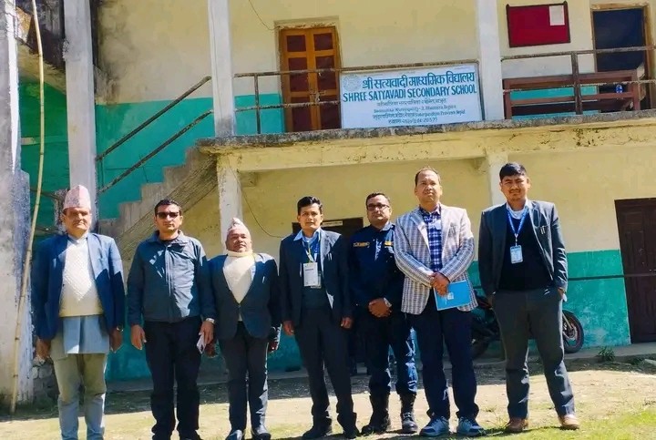 बाजुरामा एसइईका उत्तर पुस्तिका परीक्षा केन्द्रमै धमाधम परीक्षण गरिँदै