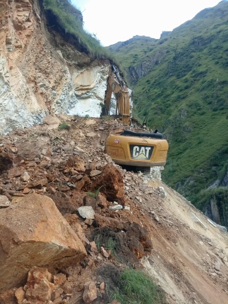 पहिरोमा पुरिएका जेसीभी चालकको मृत्यु, सहचालक सामान्य घाइते