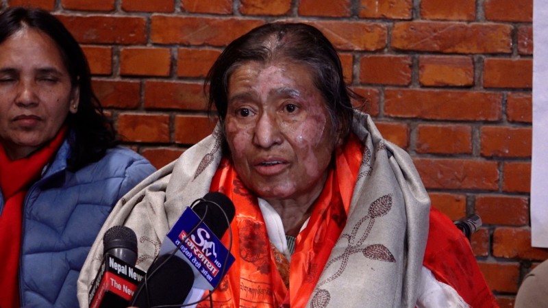 झलनाथकी धर्मपत्नी रविलक्ष्मीले भनिन्, 'हिटलरको ग्याँस चेम्बर फसेजस्तो भयो'