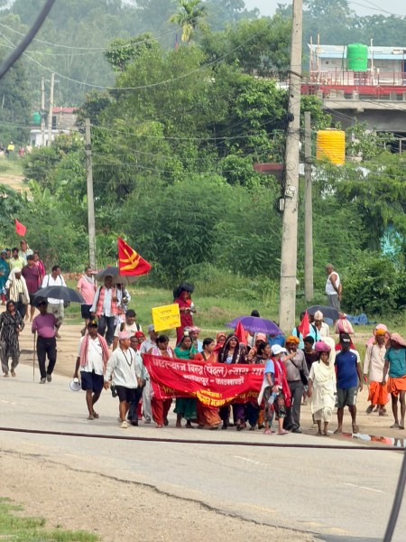 सर्लाहीको हरिवन आइपुग्यो मिटरब्याज पीडितको न्याय मार्च