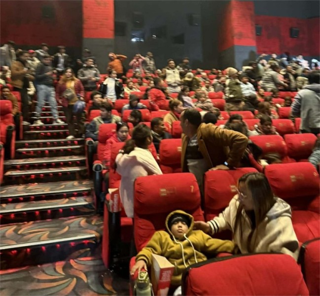 १ गतेबाट प्रदर्शनमा आएको चलचित्र ‘गोबर गणेश’ लाई दर्शकको राम्रो प्रतिक्रिया