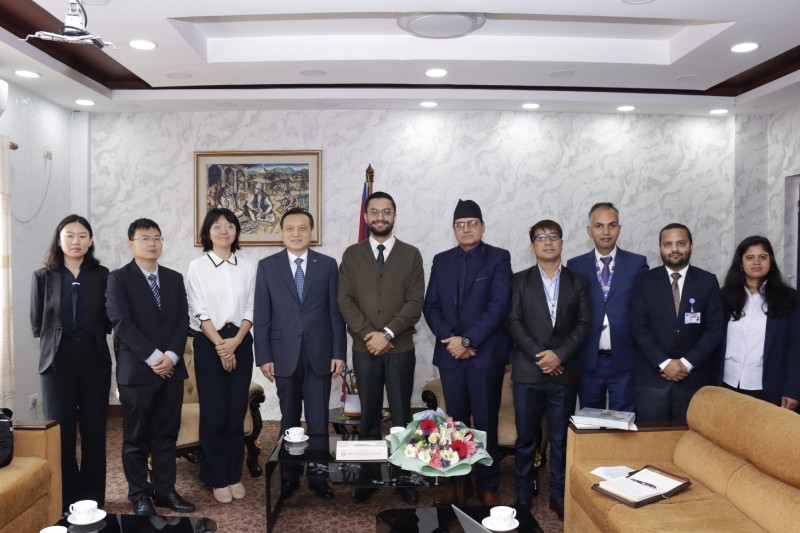 शिक्षामन्त्री पोखरेलसँग चिनियाँ राजदूतको शिष्टाचार भेटवार्ता