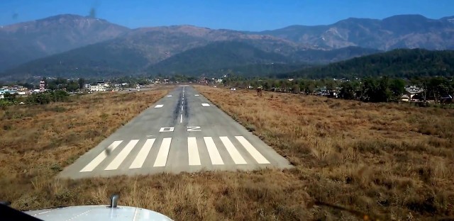 कालीकोटको सुनथराली विमानस्थलको धावनमार्ग कालोपत्र गर्न सुरु
